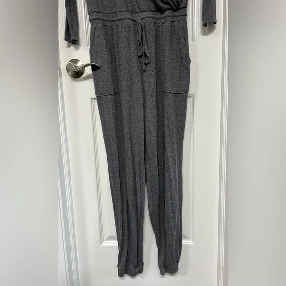 Cherish Long Sleeve V-Neck Gray Cozy Jumpsuit Size L - Picture 2 of 7